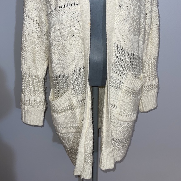 Lush Chunky Knit Oversized Sweater - Picture 3 of 13